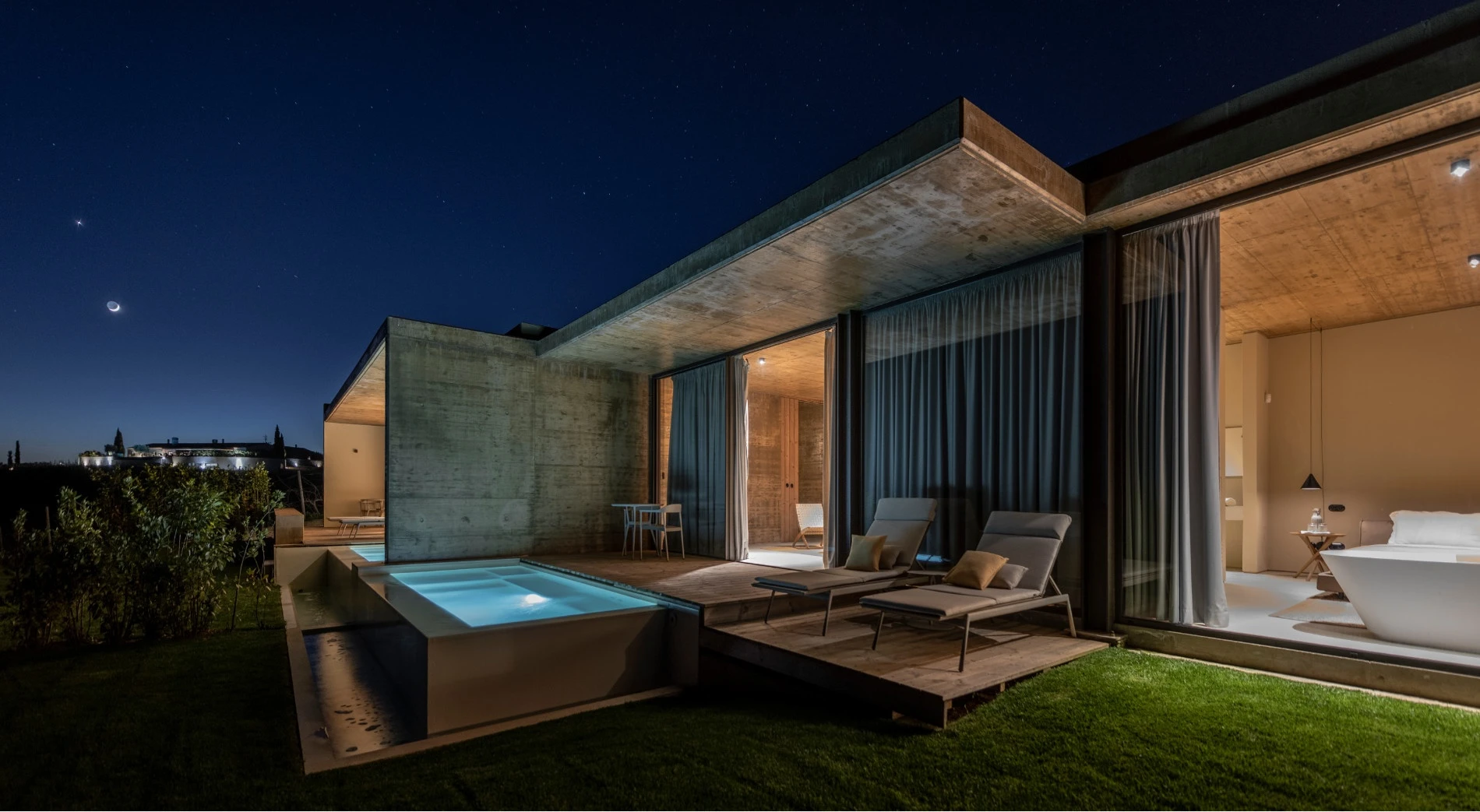 Rooms, Suites & Villas